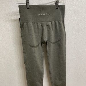KHAKI GREEN CONTOUR SEAMLESS LEGGINGS NVGTN